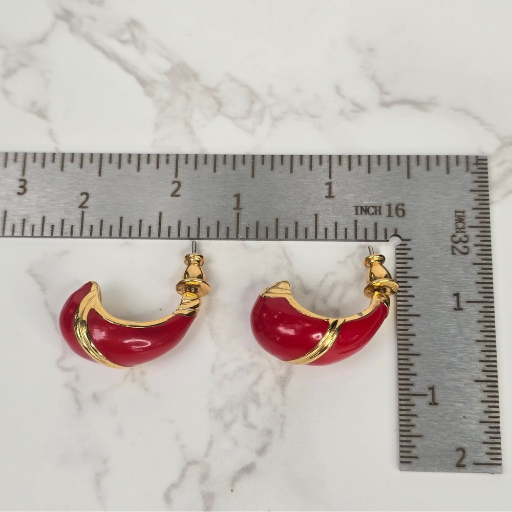 Vintage Monet Jewelry Lot Gold Tone Bamboo Brooch Filigree Pin Red Hoop Earrings - Picture 13 of 13
